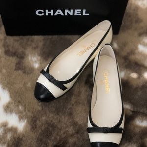 CHANEL FLATS